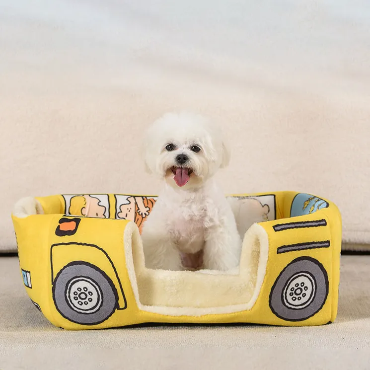 Snoopy Print Pet House