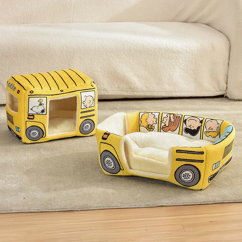 Snoopy Print Pet House
